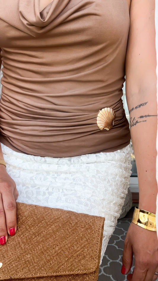 Top dos nu Camel & Broche Coquillage - Golden Shell