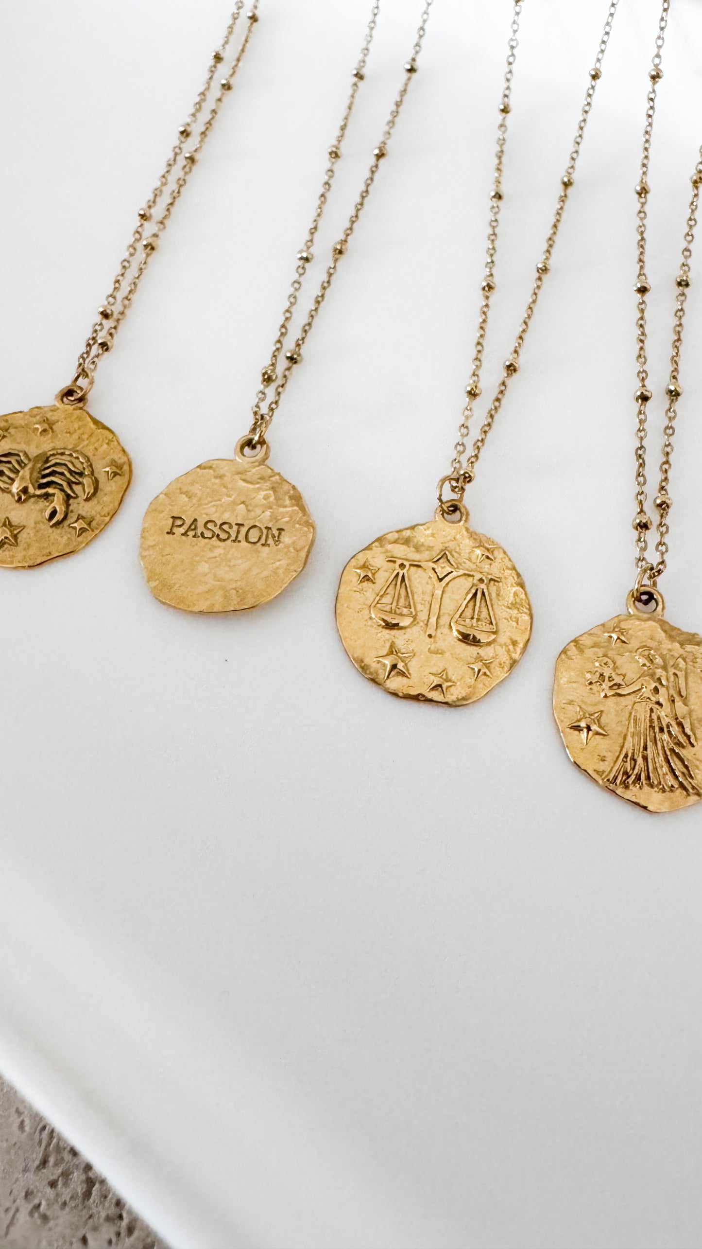 Collection Aura - Colliers Signes Astrologiques Dorés