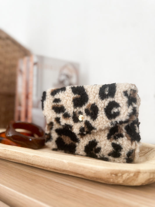 Pochette moumoute léopard